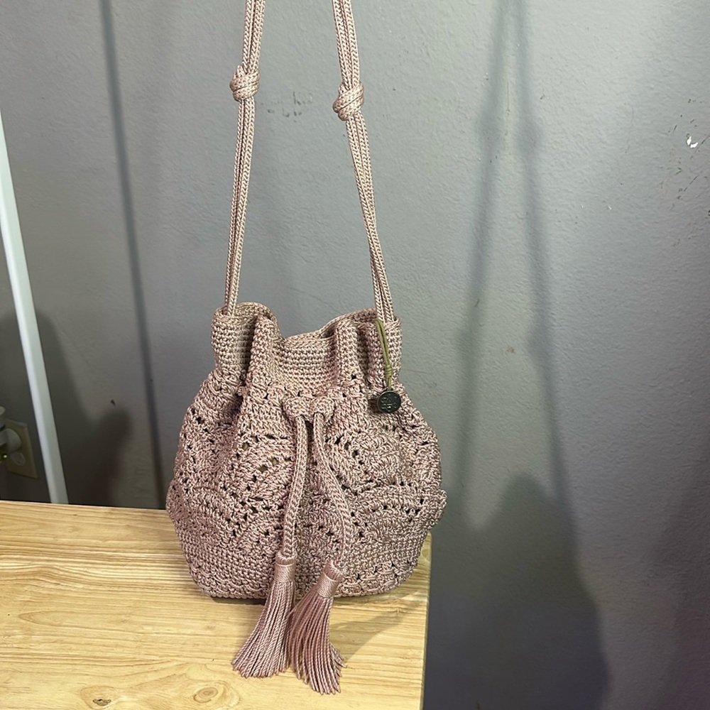 The Sak Women's Crochet Drawstring Bucket Seashell Crossbody Bag Blush Rose